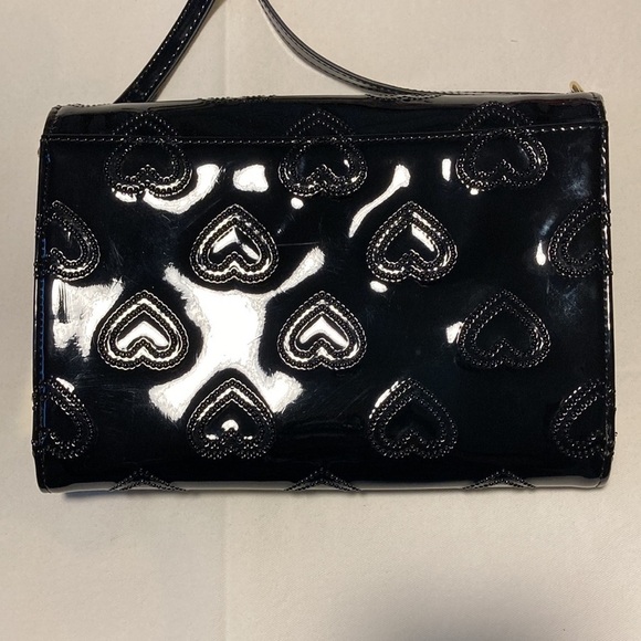 Betsey Johnson Shiny Black Shoulder Bag Heart Design - Picture 10 of 11